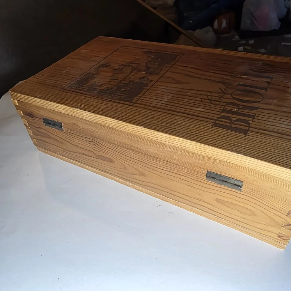 Castello di Brolio Wooden Wine Box with Rope Handle, Wood Grain, 32x20x10cm